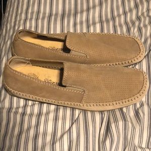 Clark’s leather upper natural crepe sole